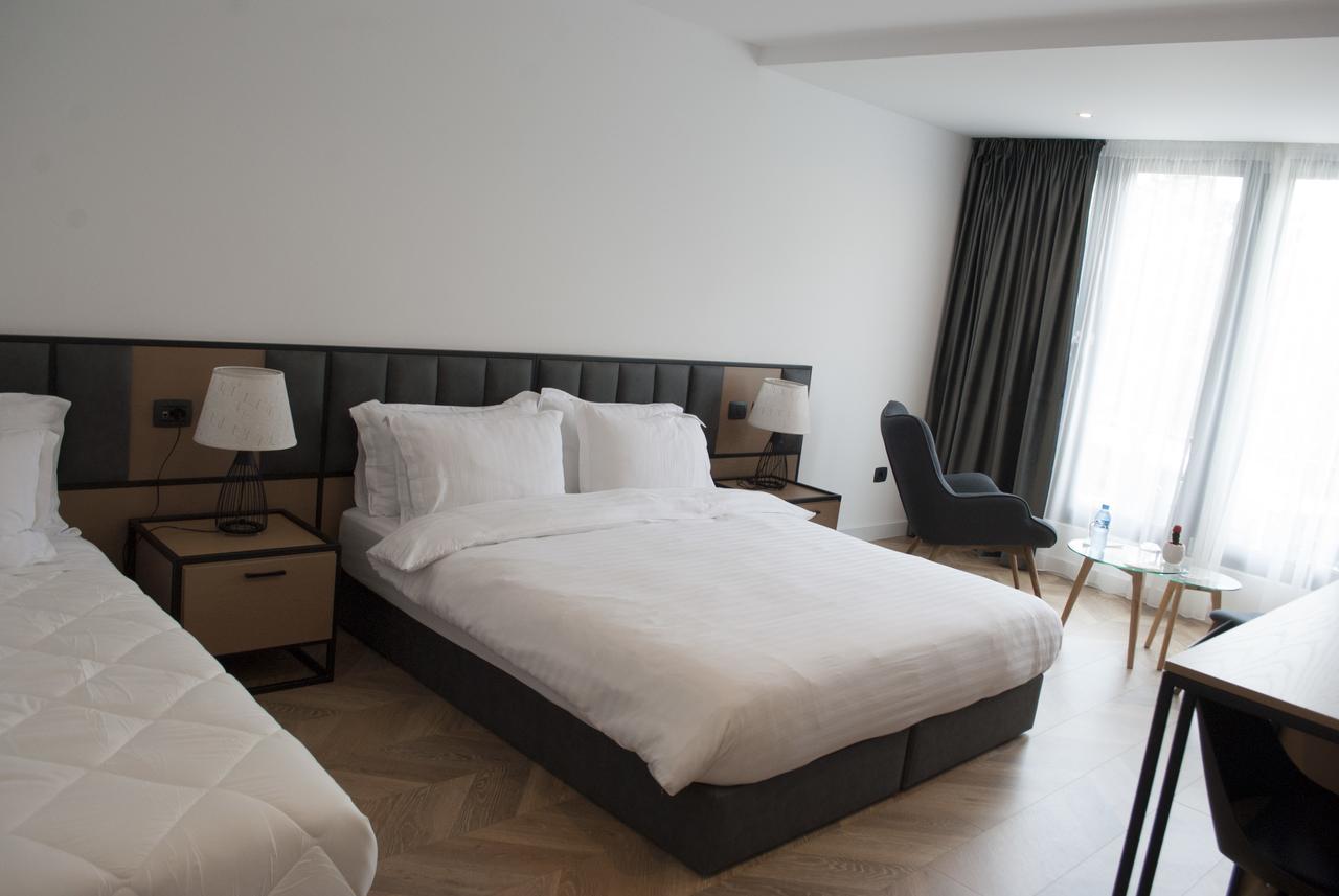 Prime Hotel Tirana Bagian luar foto