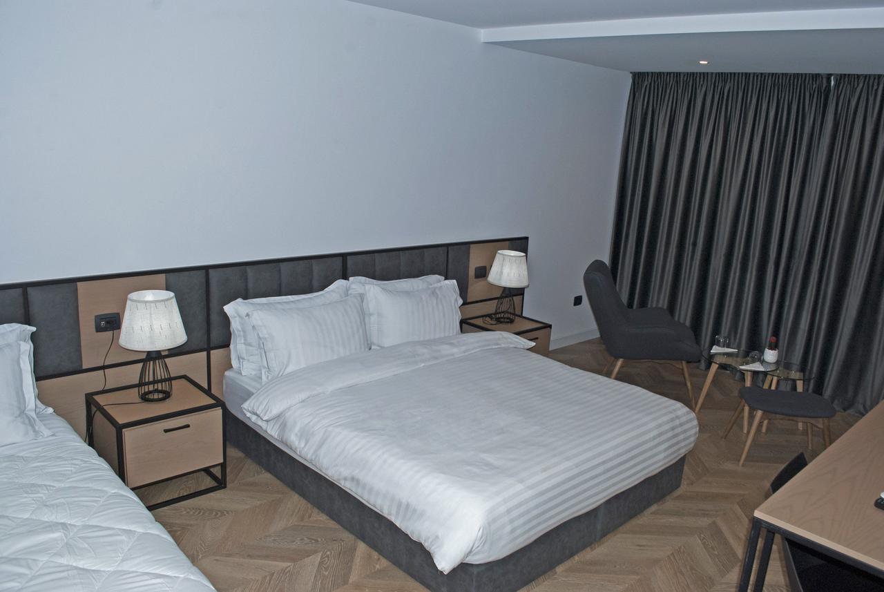 Prime Hotel Tirana Bagian luar foto